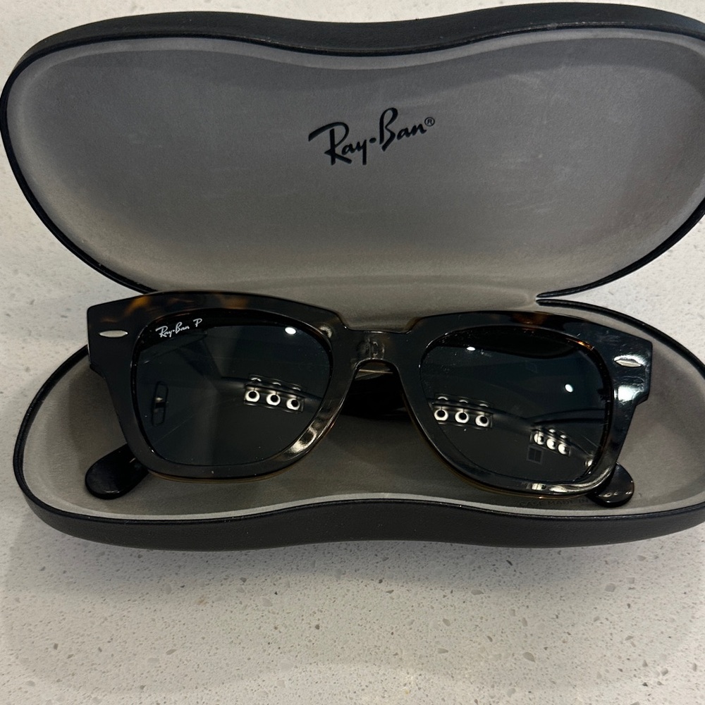 Ray-Ban Classic Sunglasses- brown tortoise shell frame